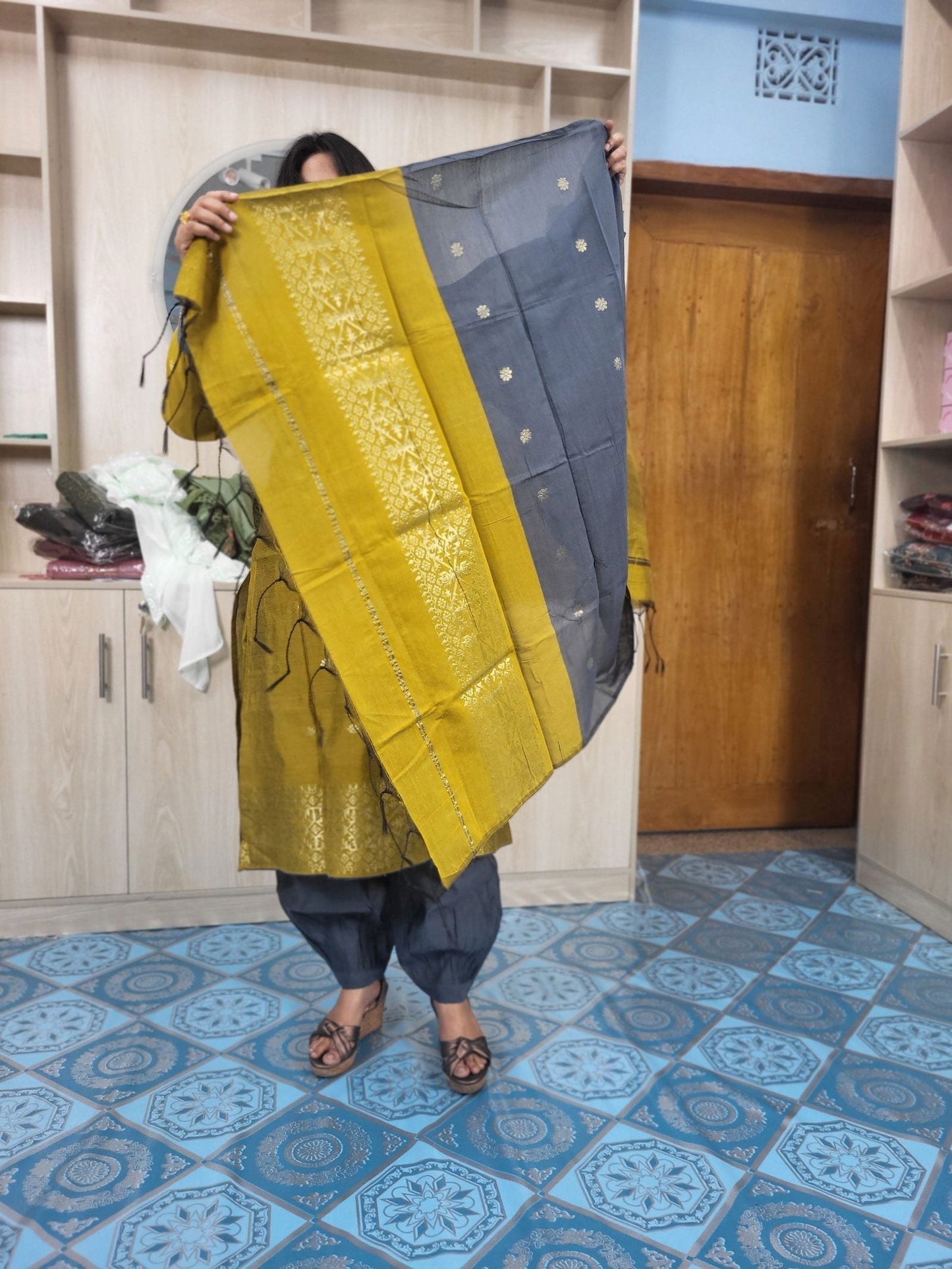 হাফ সিল্ক জামদানি তাঁত কাজের সালোয়ার কামিজ-বাসন্তী+অ্যাশ মিক্স কালার - China To BD Web
